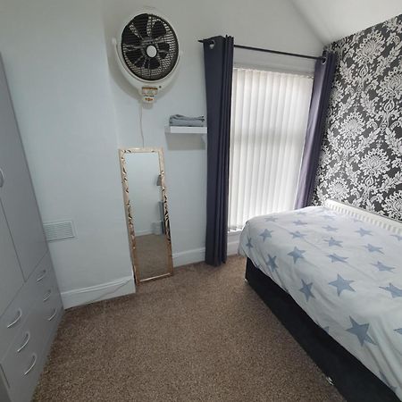 Private Room In Cardiff Exterior foto
