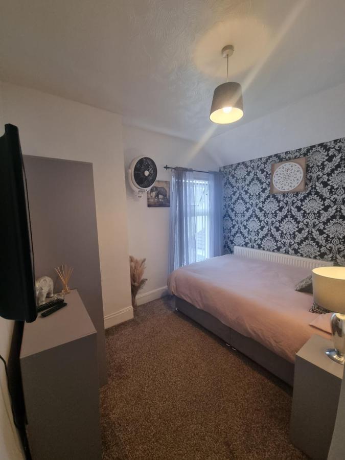 Private Room In Cardiff Exterior foto